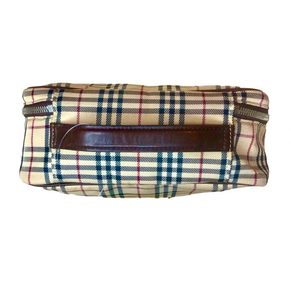BURBERRY Cream Red Haystack Plaid Toiletry Bag with Iconic Nova Check Pattern